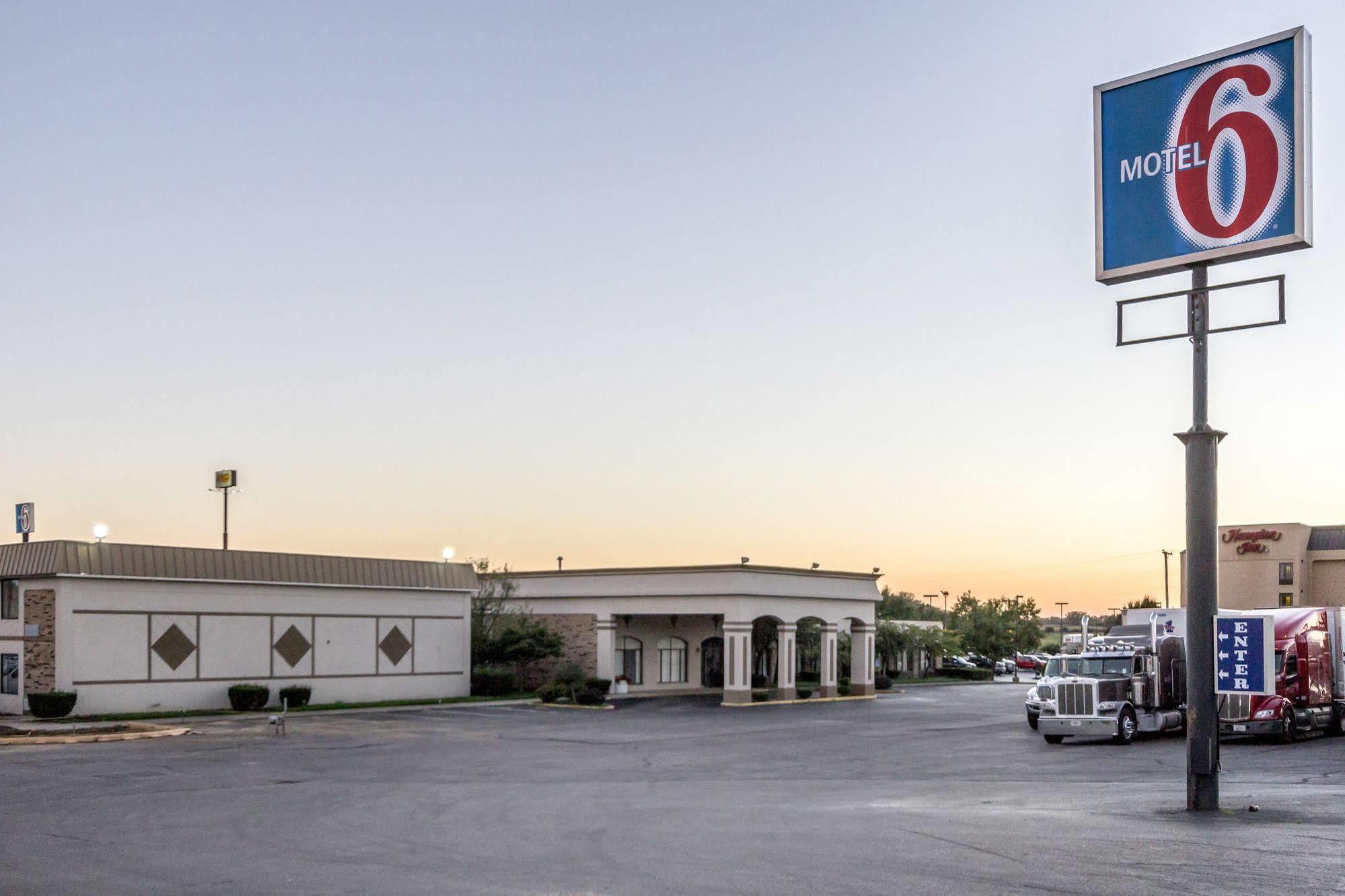 Motel 6-Springfield, Oh Екстериор снимка